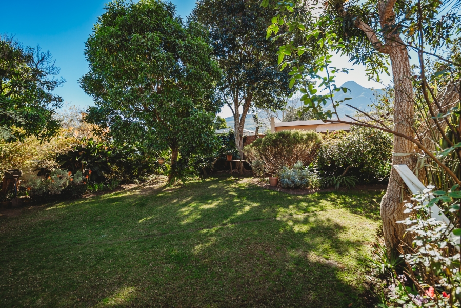 4 Bedroom Property for Sale in Glen Barrie Western Cape